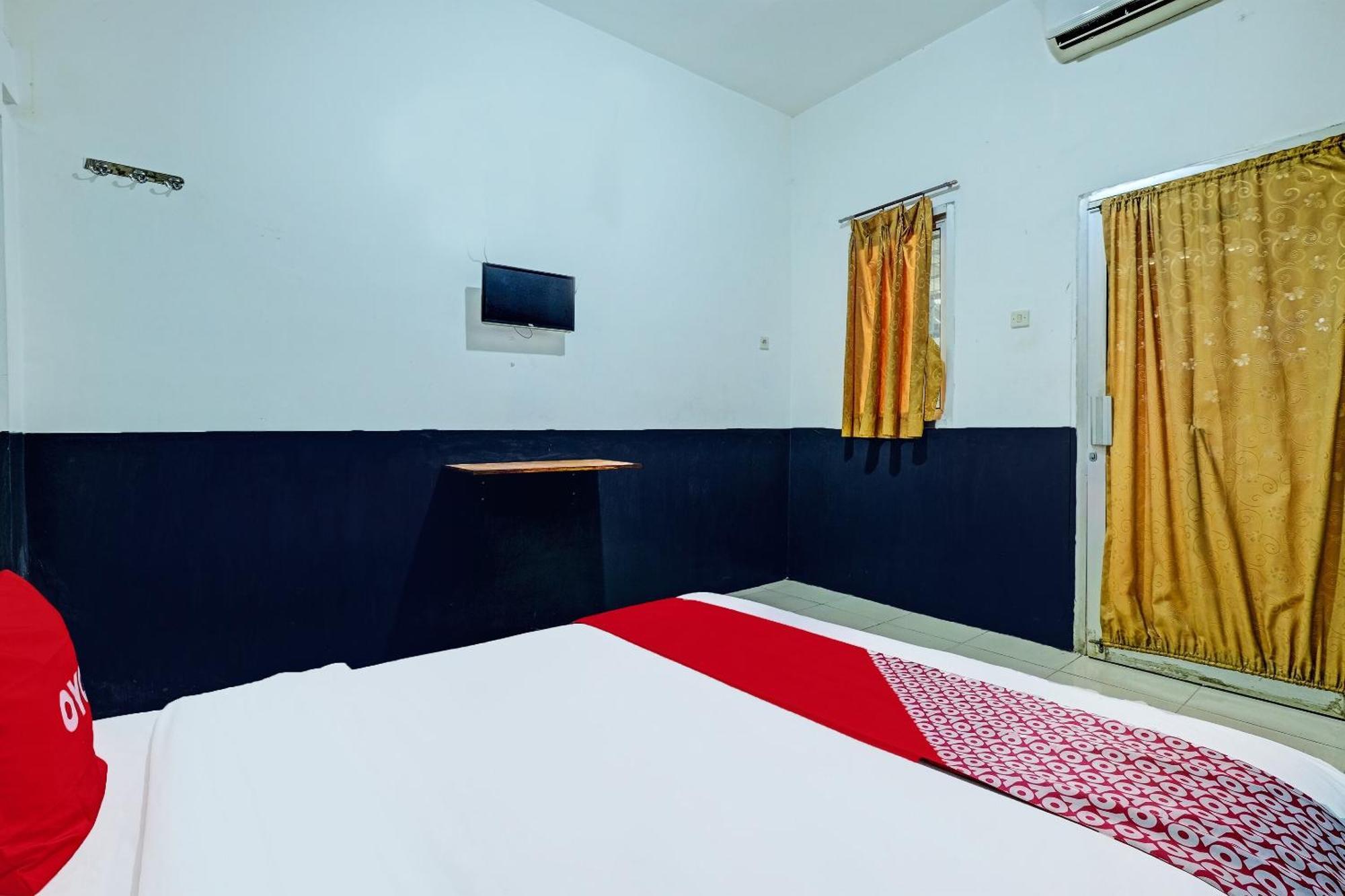 Oyo 2928 Rumah Ceria Hotel 2*